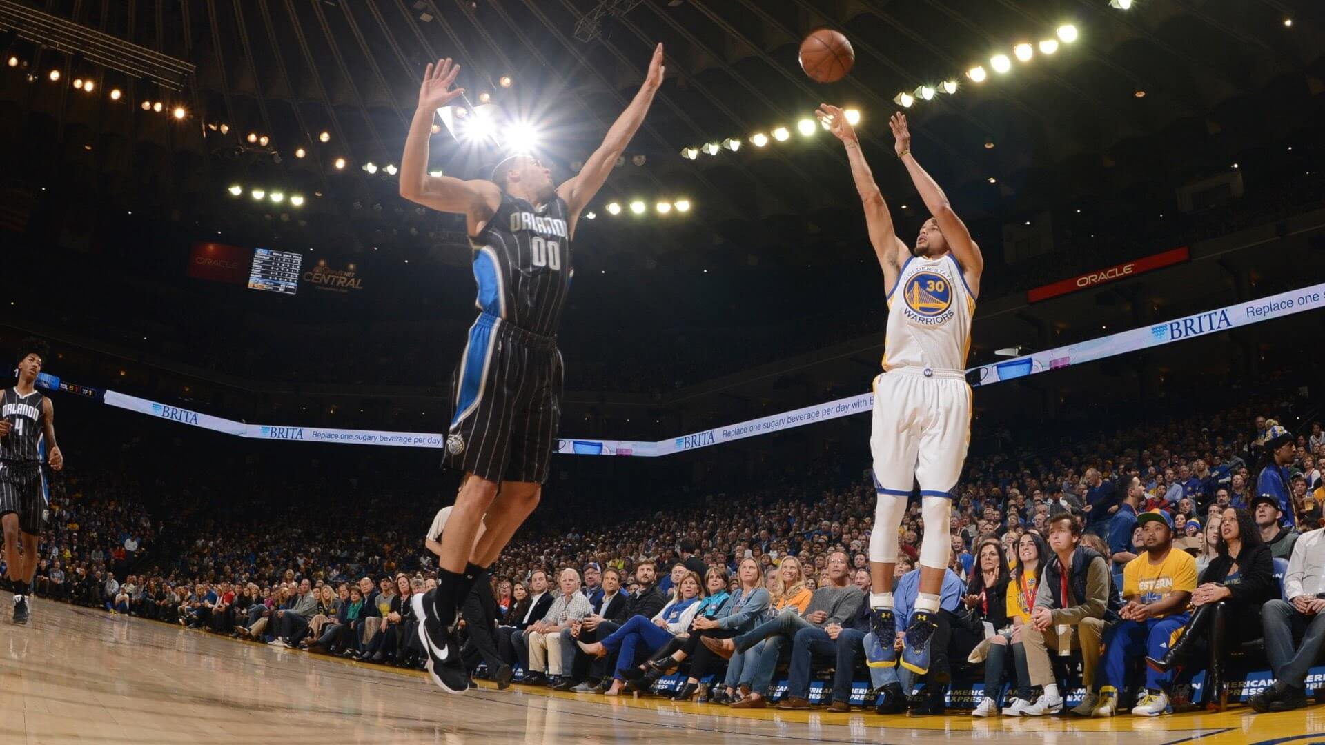 Warriors fend off Magic to set home win record